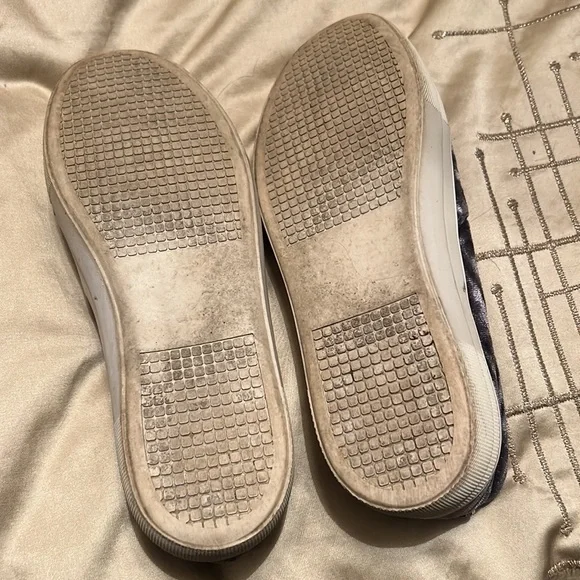 Steve Madden crushed velvet slip on sneakers - Picture 3 of 6